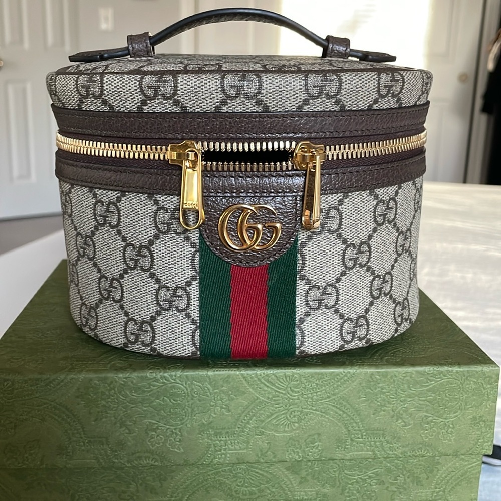 Gucci vanity case